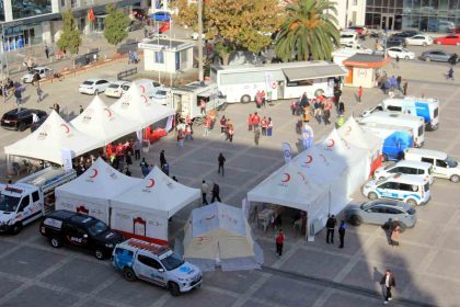 samsunda-kizilay-haftasi-kutlandi-kizilay-bizim-gozbebegimiz