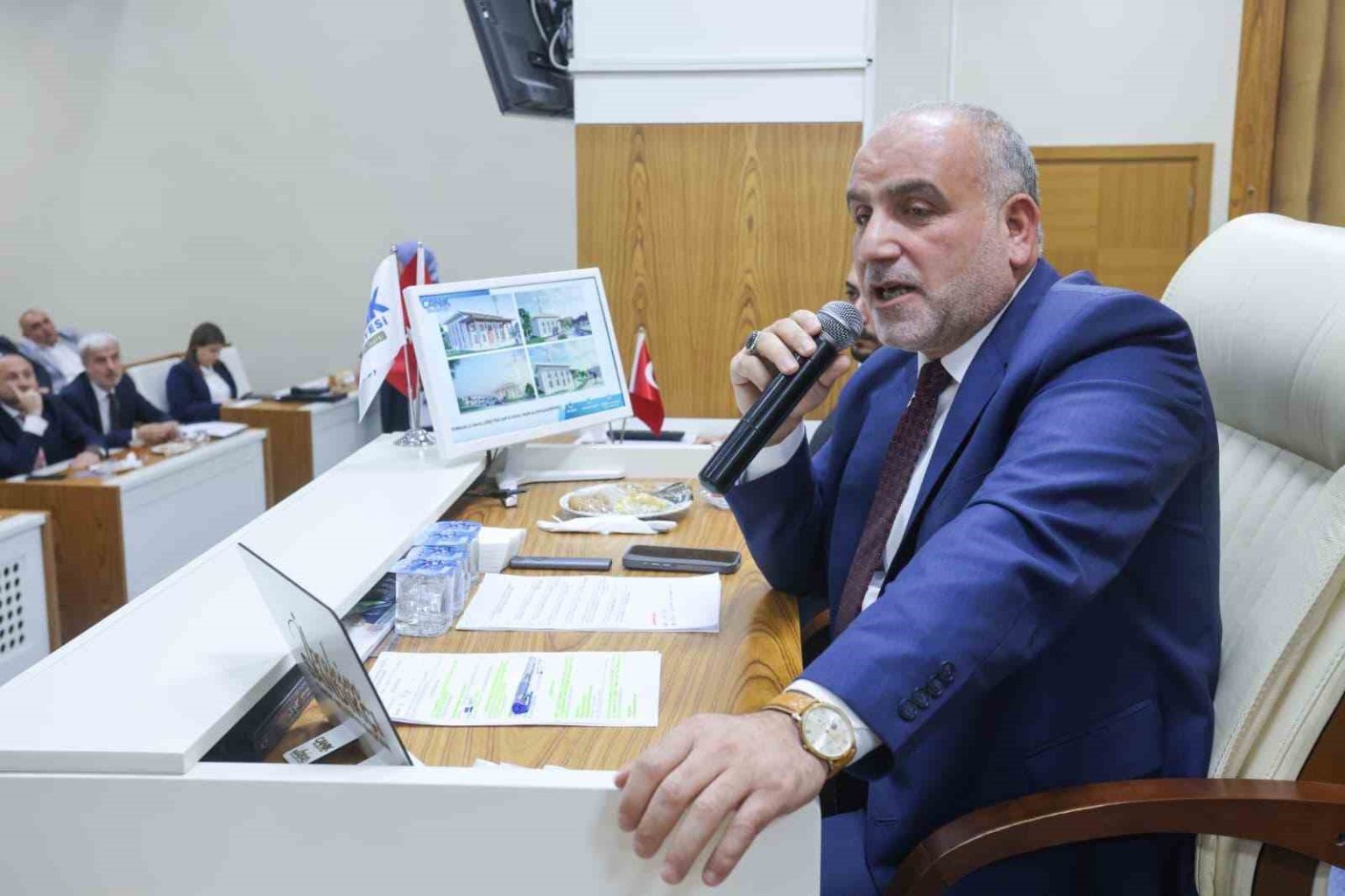 sandikci-projelerle-ilcemize-deger-katiyoruz