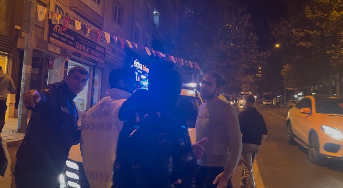 tekirdagda-motosikletlinin-metrelerce-suruklendigi-kaza-kamerada-olay-yerinde-tansiyon-yukseldi