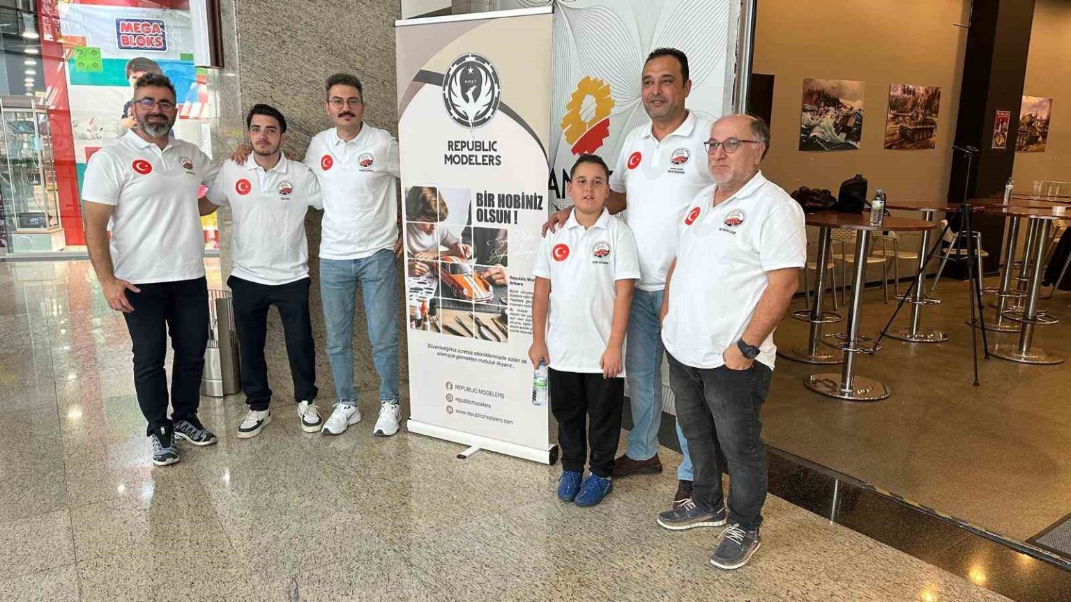 vos26-dernegi-ankaradaki-modelcilik-yarismasindan-14-odulle-dondu