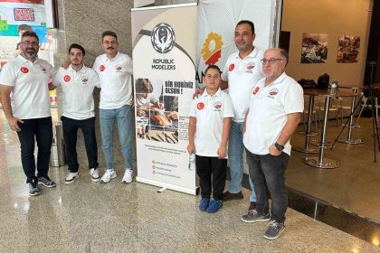 vos26-dernegi-ankaradaki-modelcilik-yarismasindan-14-odulle-dondu