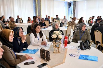 yesilyurt-belediyesi-aile-mentorlugu-projesiyle-turkiyede-bir-ilke-imza-atti