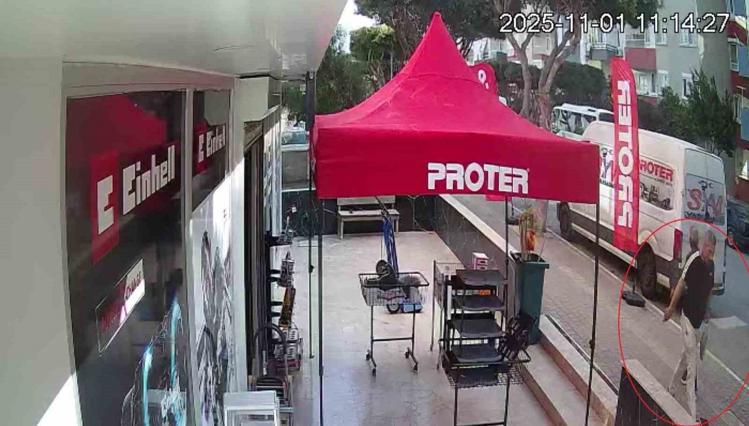 yolda-yururken-yok-yere-hayattan-kopartildi-ailesi-kornealarini-bagisladi