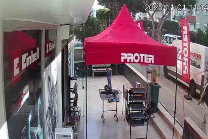 yolda-yururken-yok-yere-hayattan-kopartildi-ailesi-kornealarini-bagisladi