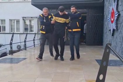 45ten-fazla-bicak-darbesiyle-esini-olduren-supheli-adliyeye-sevk-edildi