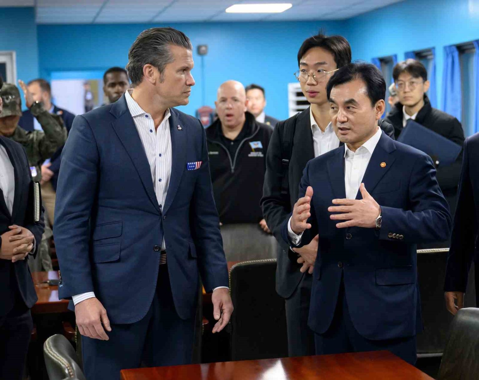 abd-savunma-bakani-hegsethten-kuzey-ve-guney-kore-arasindaki-silahtan-arindirilmis-bolgeye-ziyaret