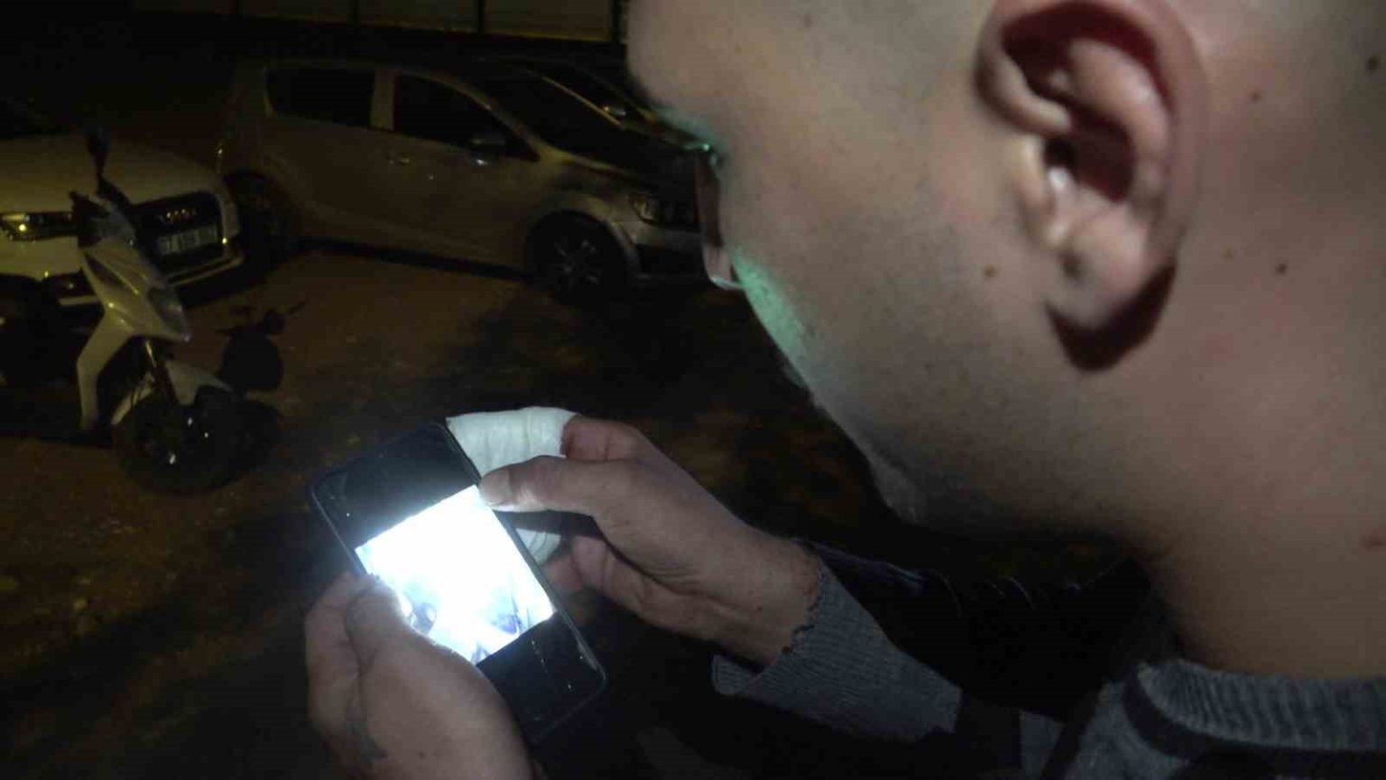 antalyada-atik-toplayicilarin-cop-kavgasinda-kan-akti-vergisini-oduyorum-deyip-elinden-bicakladi