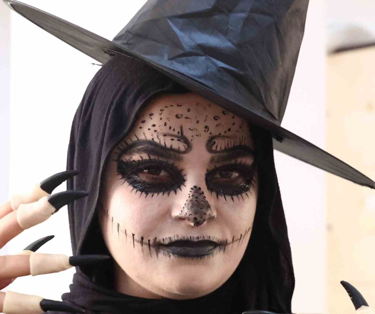 antalyada-gorenleri-korkutan-makyaj