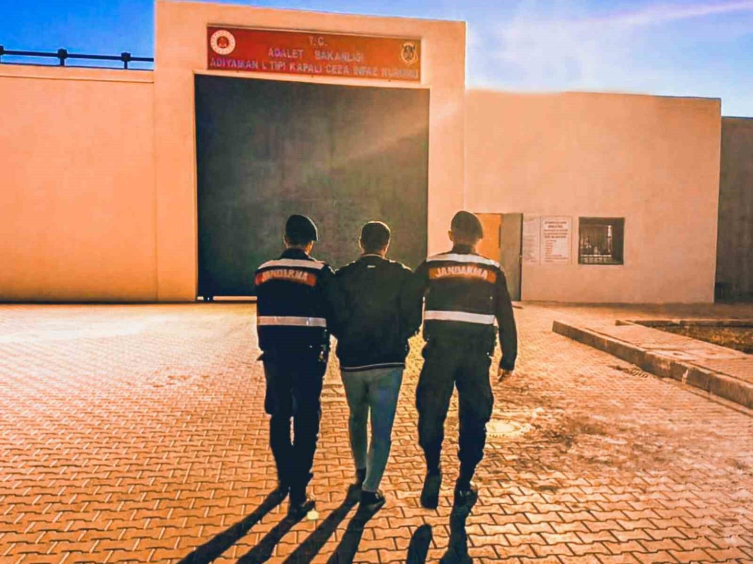 aramasi-bulunan-3-sahis-yakalandi