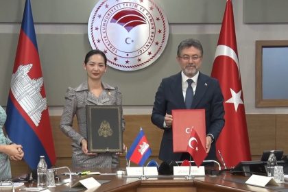 bakan-yumakli-2025-yilinin-9-ayinda-kambocyaya-gerceklestirdigimiz-tarim-urunleri-ihracatimiz-yuzde-30-artmistir