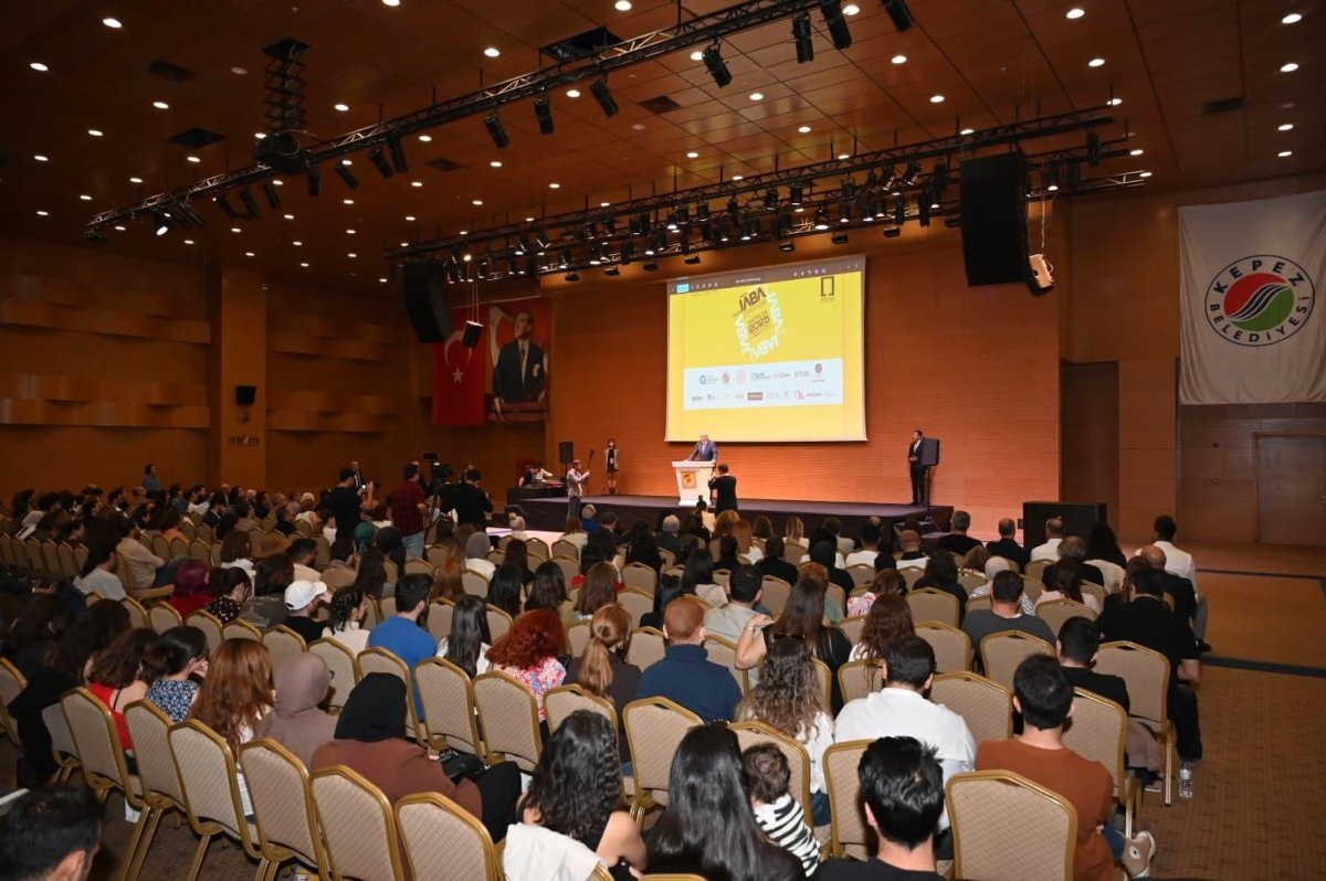 baskan-kocagoz-antalyanin-gecmisine-sahip-cikan-ve-gelecegini-dusunen-bir-vizyonun-bulusmasina-hep-beraber-taniklik-ediyoruz-iaba-2025-kepezde-kapilarini-acti