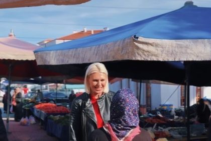 baskan-subasi-esnafla-semt-pazarinda-bulustu