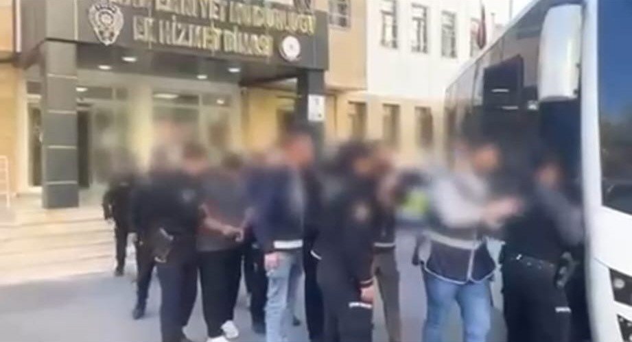 batmanda-kundaklama-ve-kursunlama-olayina-karisan-5-kisi-tutuklandi