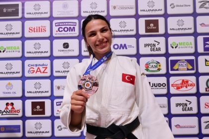 beun-spor-bilimleri-fakultesi-ogrencisi-vandemirden-avrupa-ucunculugu