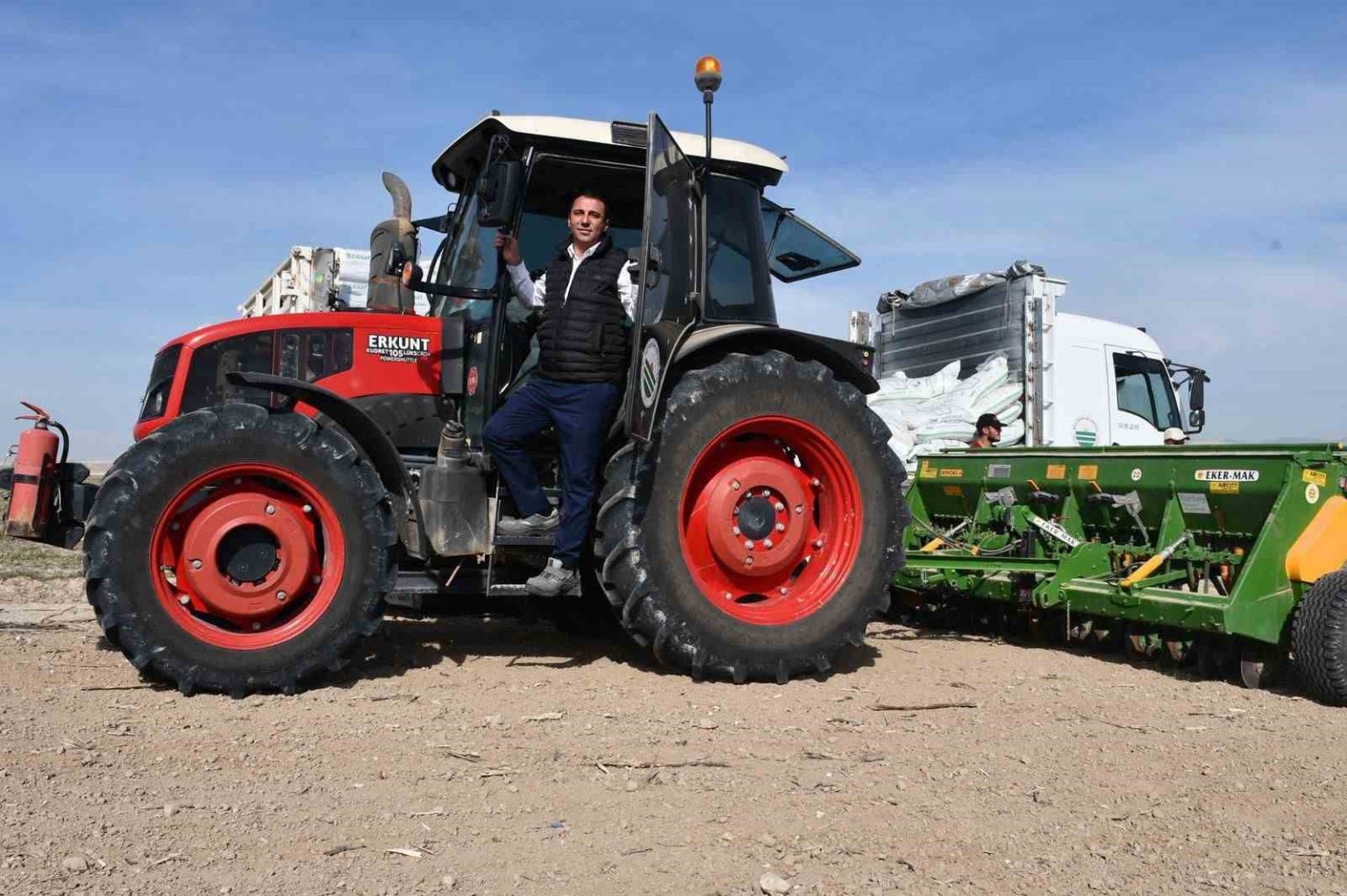 beylikova-belediyesi-hububat-ekimine-basladi