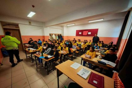 beypazarinda-okullarda-trafik-ve-yaya-guvenligi-egitimi