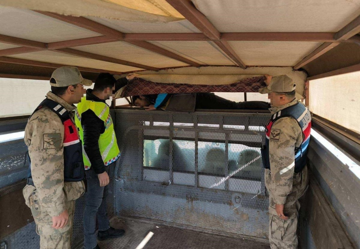 bir-ay-icinde-28-duzensiz-gocmen-yakalandi