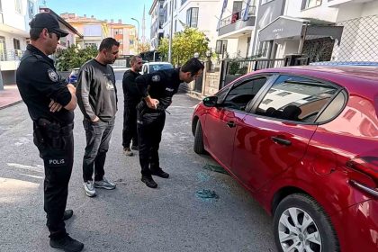 bosanma-asamasindaki-esinin-arabasinin-camini-kirdi-soka-ugrayan-kadin-kadesle-kurtuldu