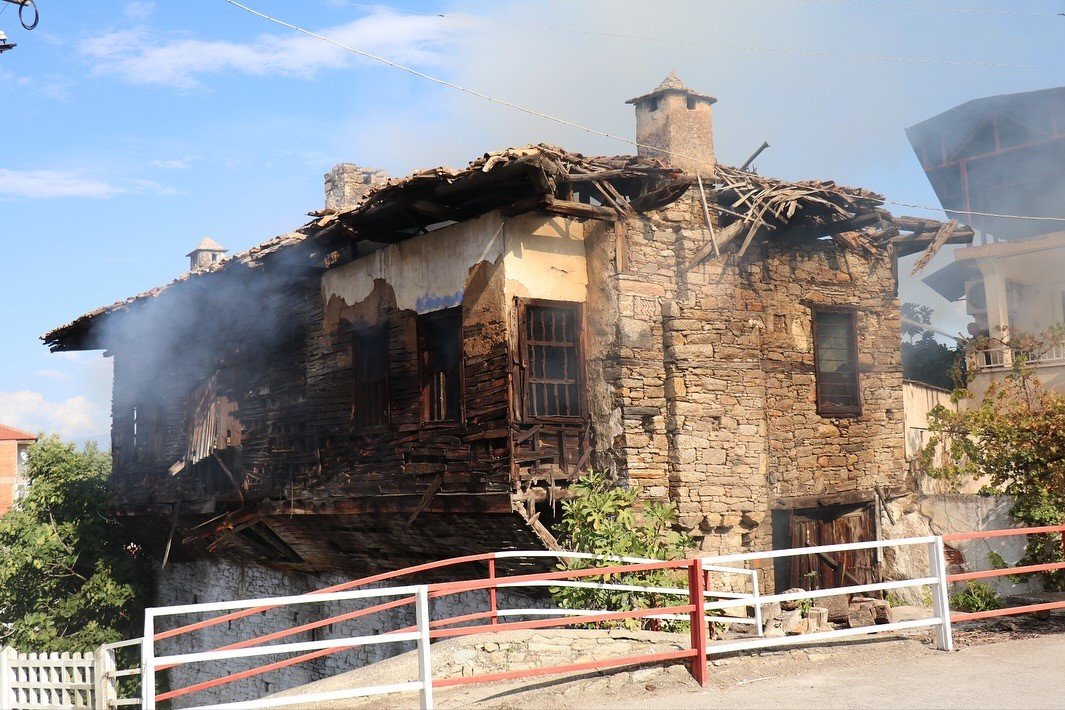 bozdoganda-ev-yangini