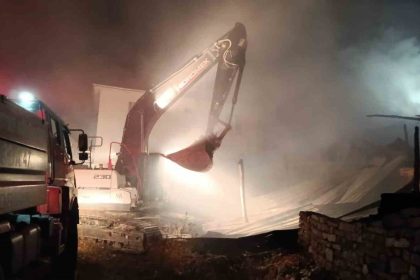 burdurda-alev-alev-yanan-ev-kullanilamaz-hale-geldi