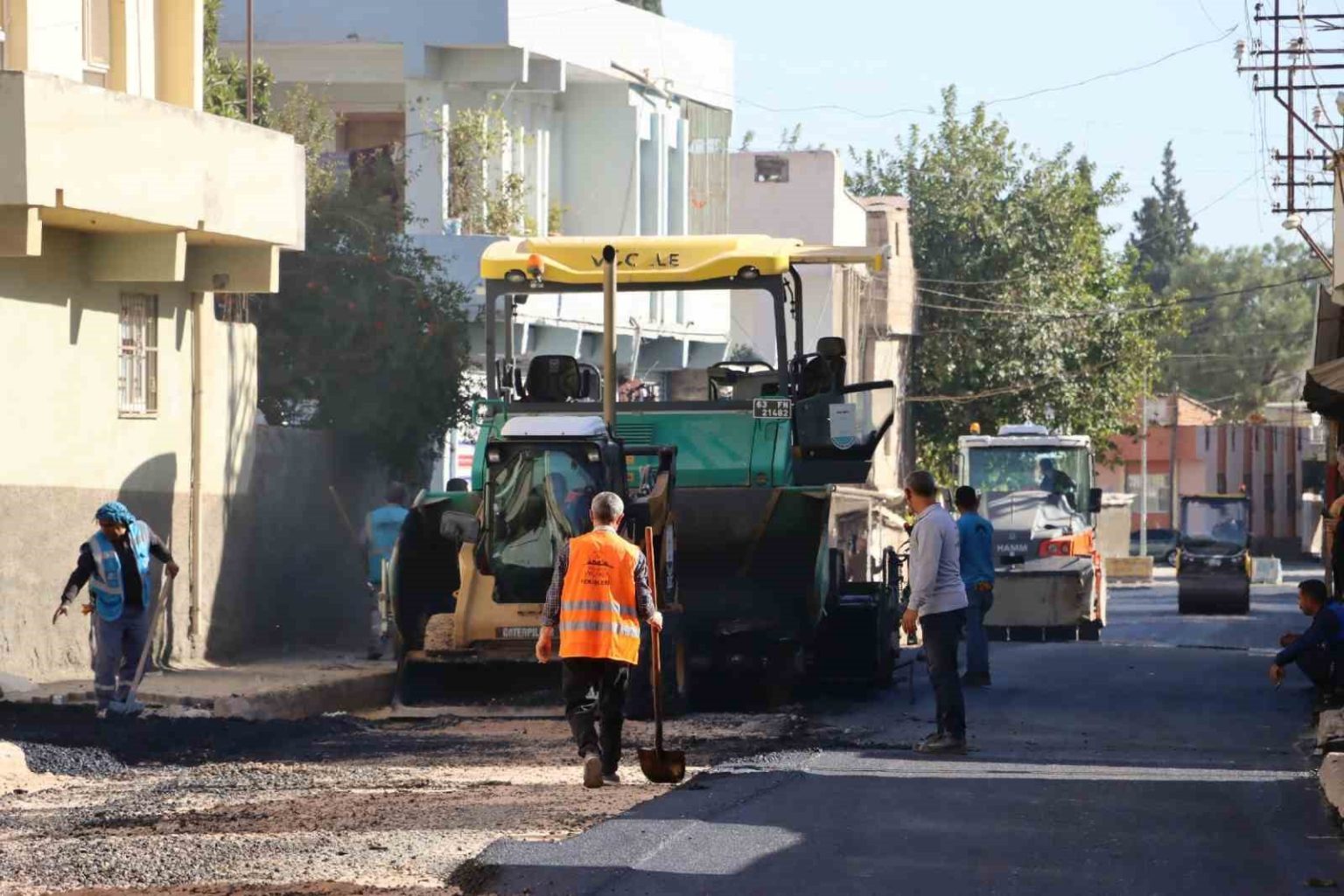 buyuksehirden-ceylanpinardaki-yolda-asfalt-calismasi