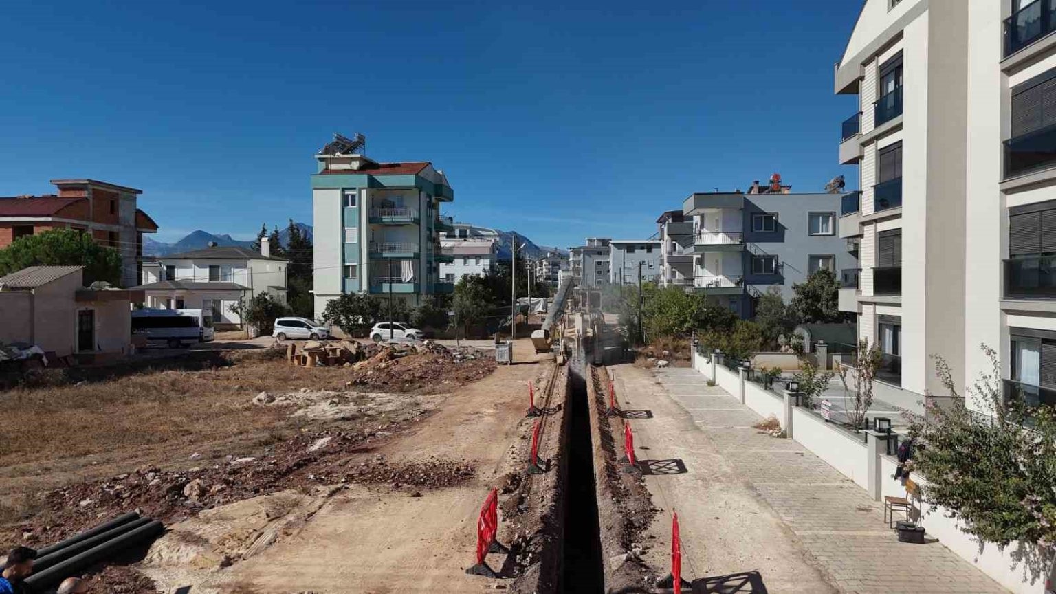 buyuksehirden-dosemealtina-124-kilometre-yeni-kanalizasyon-hatti