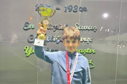 cesme-belediyesporlu-emirden-satrancta-izmir-ikinciligi