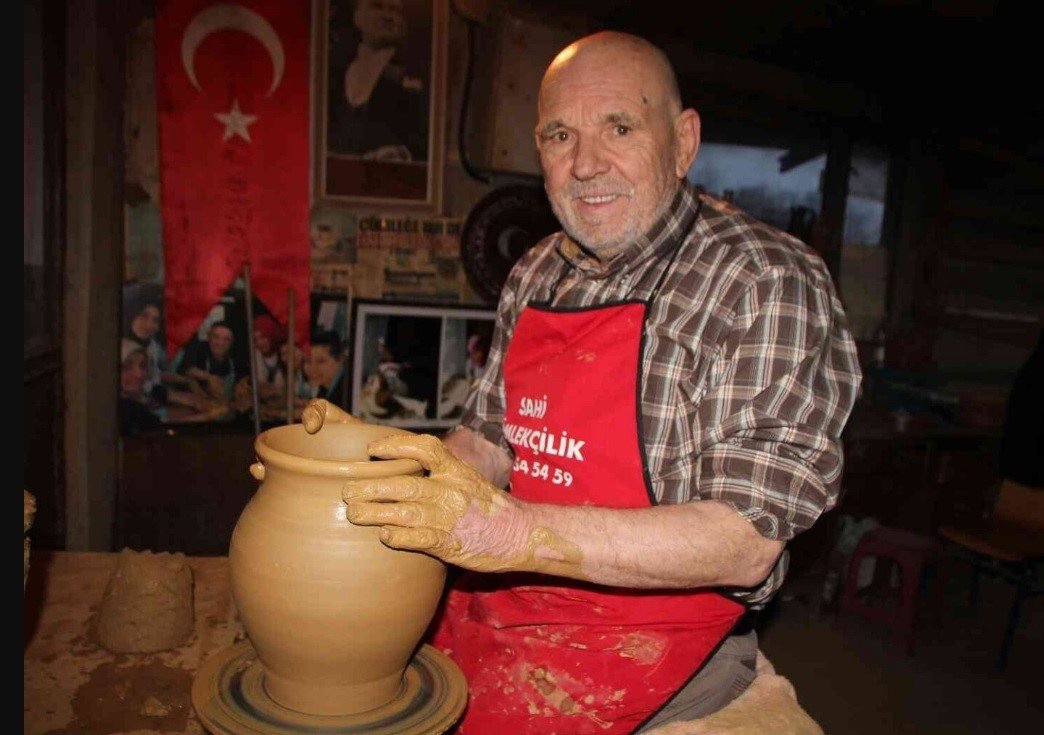 cumhurbaskani-recep-tayyip-erdogan-tarafindan-yasayan-insan-hazineleri-odulu-verilen-salim-yasar-vefat-etti