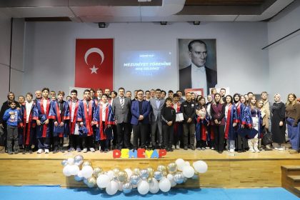deneyap-teknoloji-atolyesinde-mezuniyet-coskusu