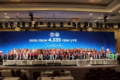 egitim-bir-sen-adana-heyeti-antalyadan-odulle-dondu