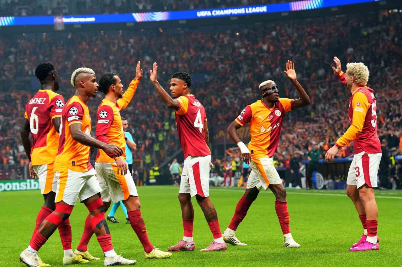 galatasaray-uefa-sampiyonlar-liginde-ajax-deplasmaninda