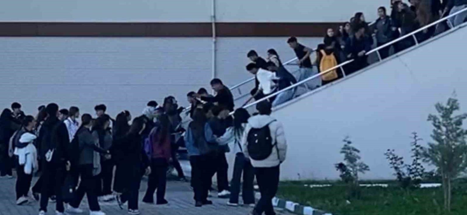 igdirda-eli-sopali-sahislar-okul-basti