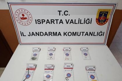 ispartada-jandarmadan-uyusturucu-ve-tarihi-eser-operasyonu-9-kisi-yakalandi