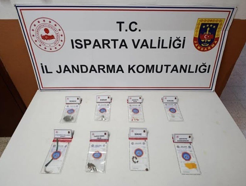 ispartada-jandarmadan-uyusturucu-ve-tarihi-eser-operasyonu-9-kisi-yakalandi