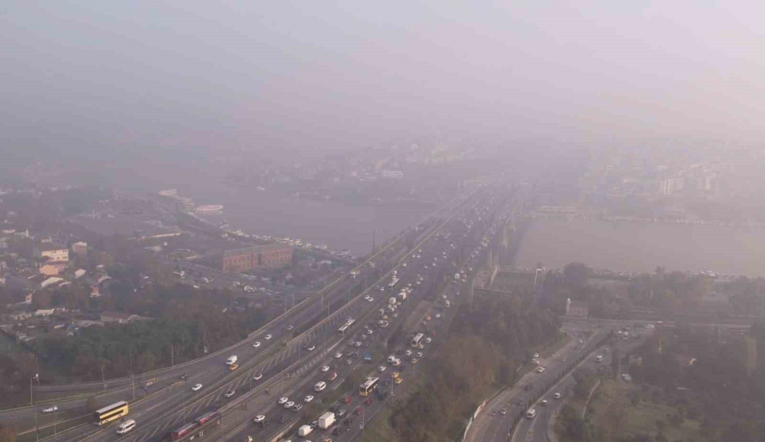 istanbulda-etkili-olan-sis-havadan-goruntulendi