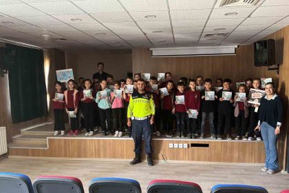 jandarma-trafik-timinden-ogrencilere-egitim