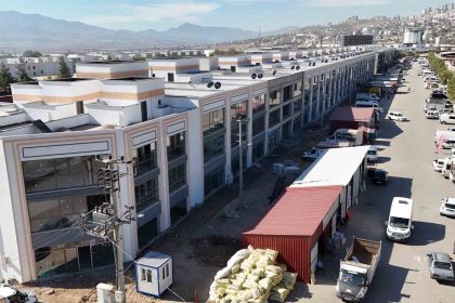 kahramanmaras-ticaretinin-kalbi-yeniden-atacaktoptancilar-sitesinde-yeni-bloklar-hizla-yukseliyor