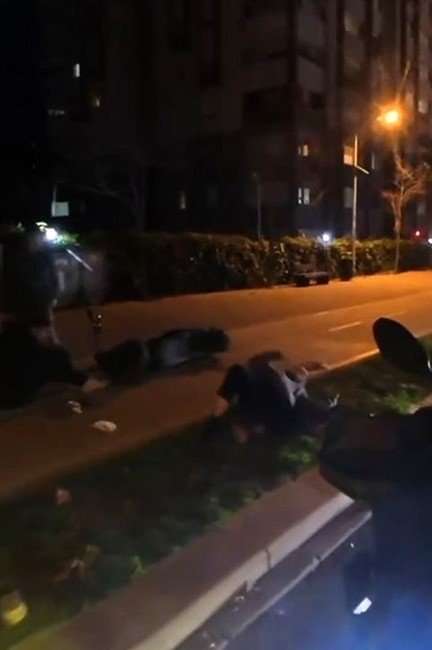 kaldirimda-bir-vatandasa-elektrikli-scooter-carpti