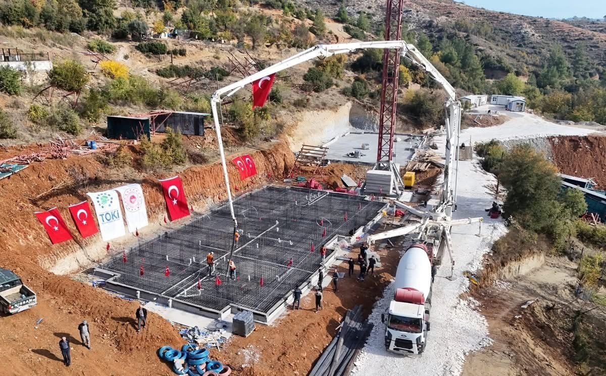 kavakliderede-9uncu-toplu-konut-icin-temel-atildi