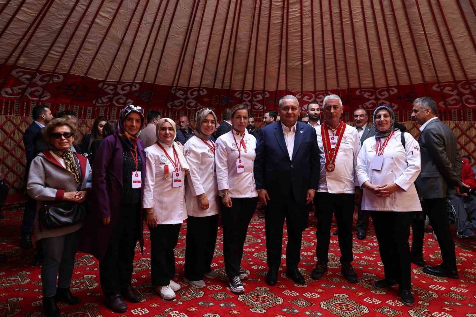 keciorende-yoresel-yemek-yarismasi-heyecani-basladi