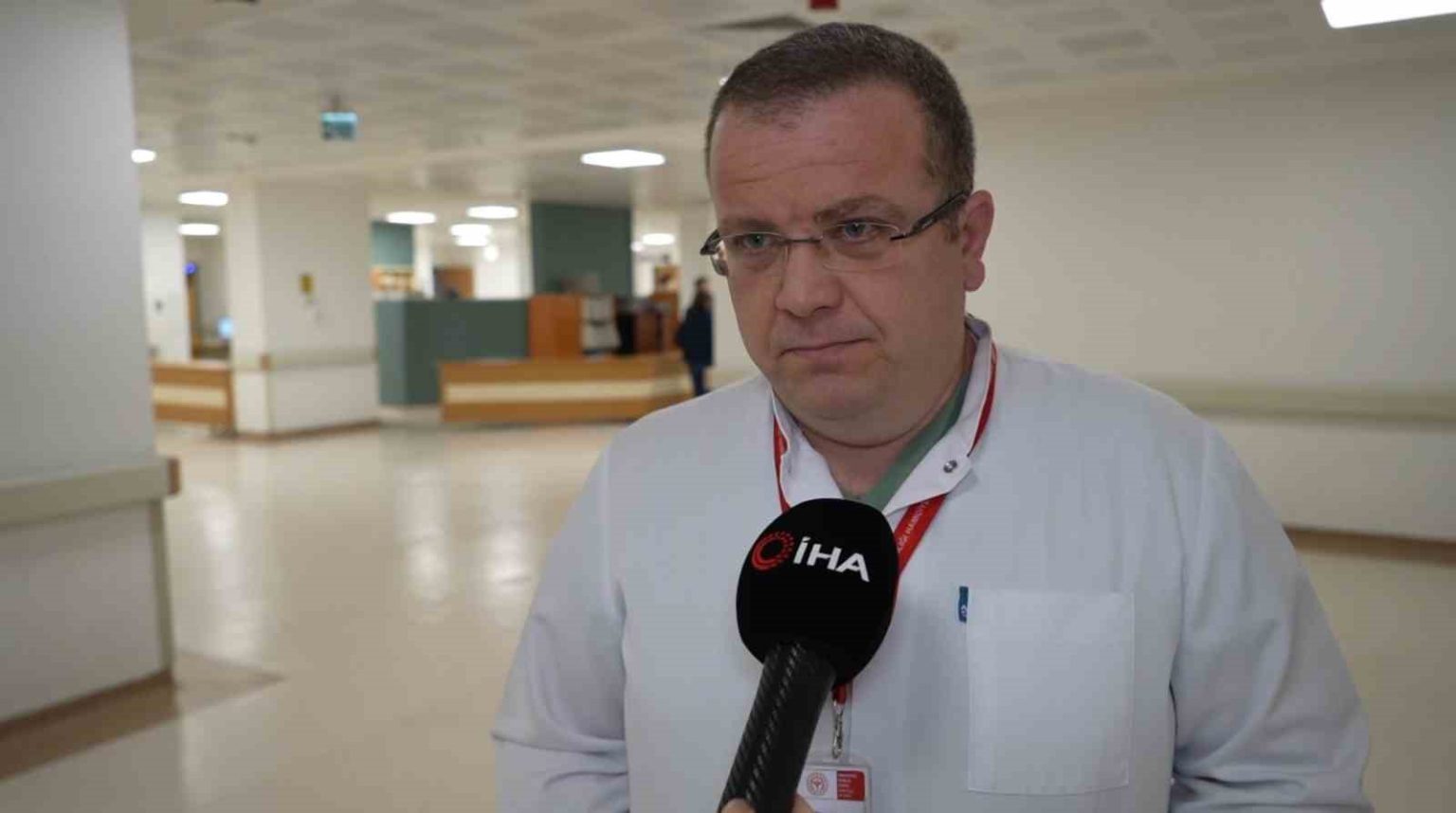 kemik-erimesine-dikkat-76-yasindaki-hasta-omurga-kirigi-agrilarini-fitiga-bagladi