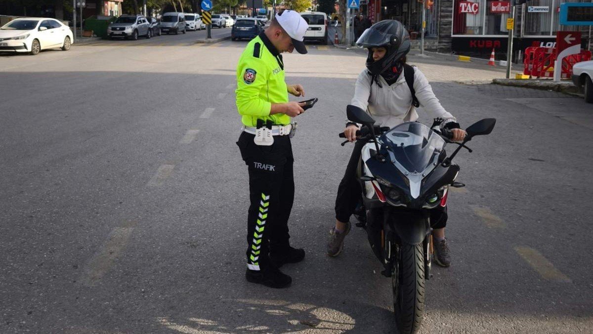 manisada-motosiklet-ve-film-cam-denetimi