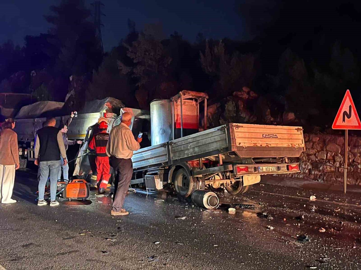 milas-yatagan-karayolunda-kaza-1-olu