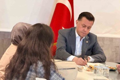 milletvekili-hatipoglu-vatandaslarla-bir-araya-geldi