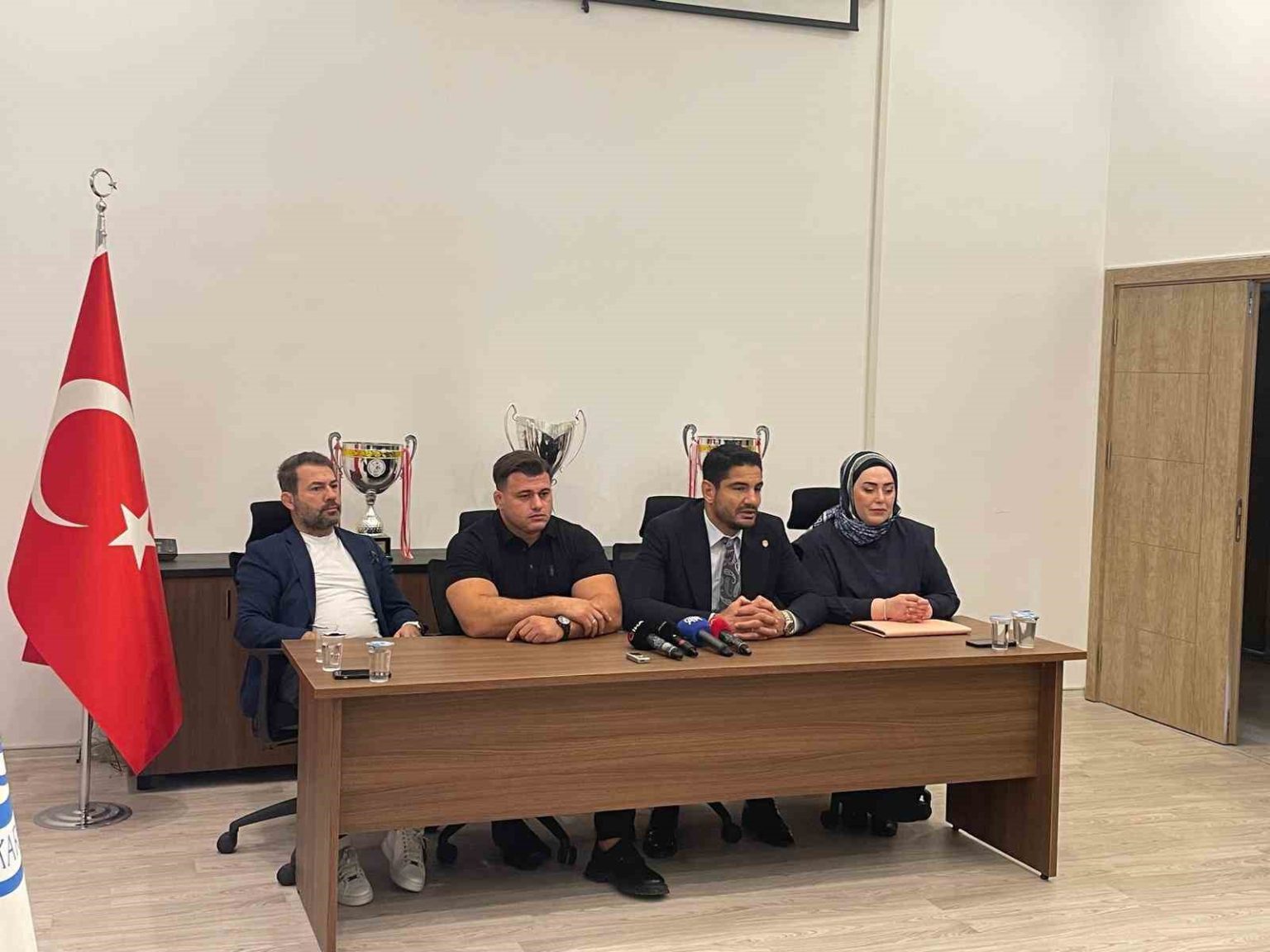 milli-guresci-riza-kayaalp-minderlere-geri-donuyor