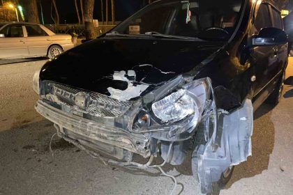 motosiklet-ile-otomobil-carpisti-2-genc-yaralandi