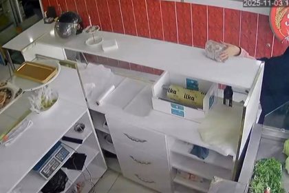 sadaka-kutusunu-caldi