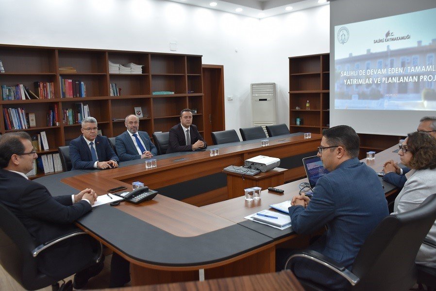 salihlide-kamu-yatirimlari-masaya-yatirildi