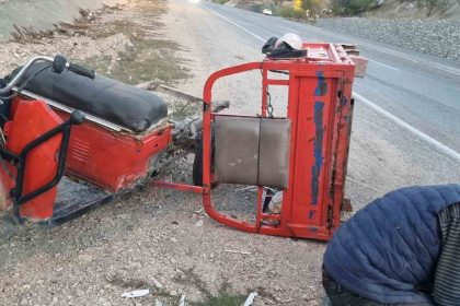 sepetli-motosiklet-devrildi-1-yarali