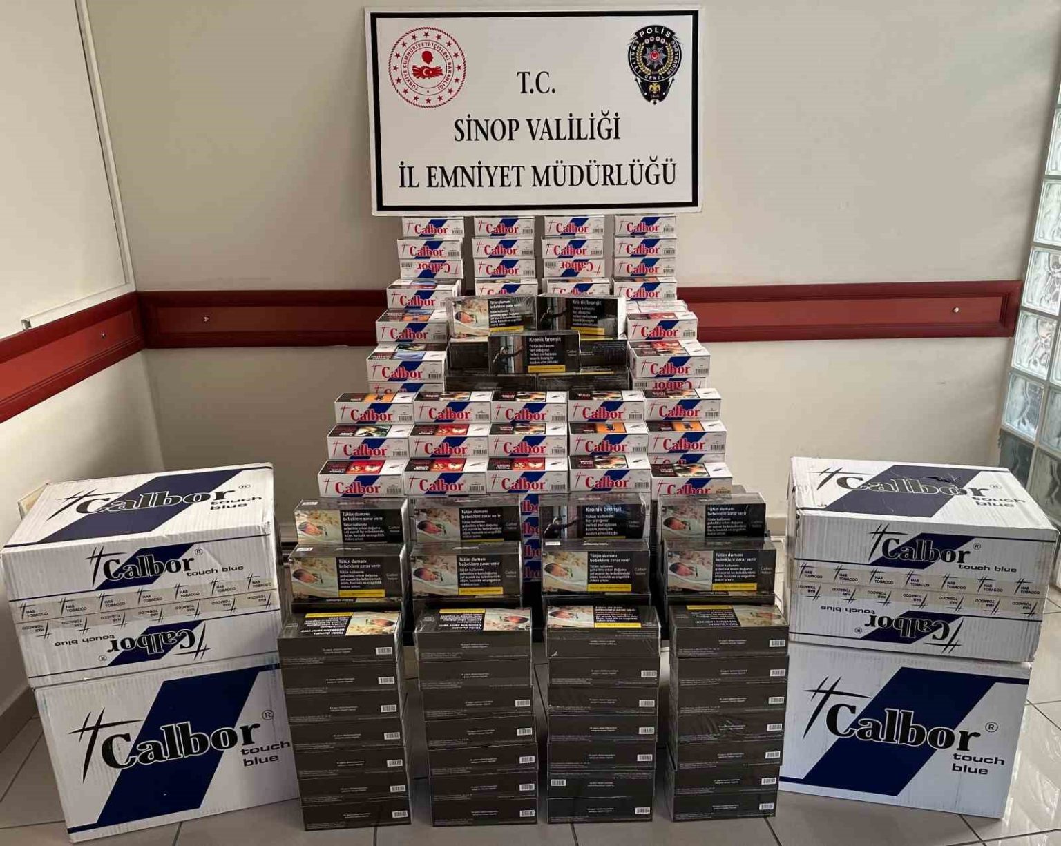 sinop-emniyetinden-kacakcilik-ve-uyusturucuya-es-zamanli-darbe